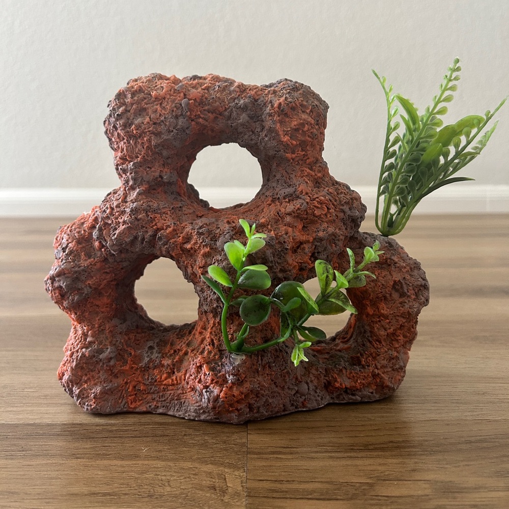 Volcanic Rock Aquarium Decoration with Faux Plants – Natural Lava Style- Used